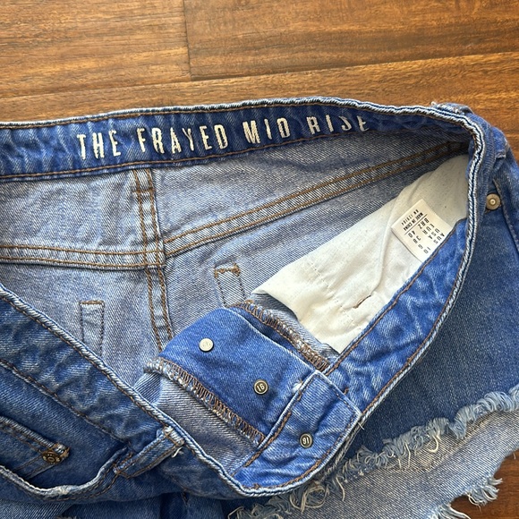 The frayed shorts size 6 - Picture 3 of 3